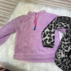 | Old Navy | Sherpa lot. Size 4-5.